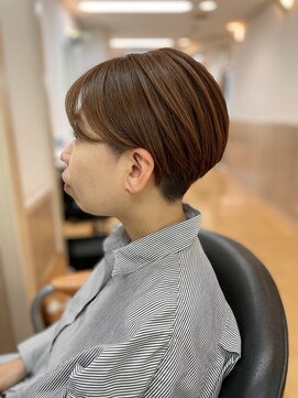 カット クラブ 大人の2ブロックショート (刈上げ女子)