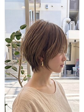 トレ(tre.) ミルクティーベージュの丸みハンサムショート