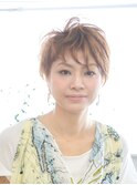 毛先の軽快さをアクセントに、ハッピーショートスタイル
