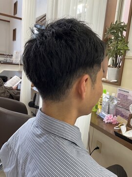 コアフィールフィス(COIFFURE fils) 《見附　今町》メンズ　ツーブロ　刈り上げ