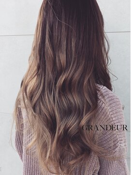 グランデュール 静岡インター通り店(GRANDEUR) ベージュ