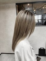 サニー 渋谷(SUNNY)&nbsp;バレイヤージュ、ハイライト、レイヤーロング、グレーベージュ