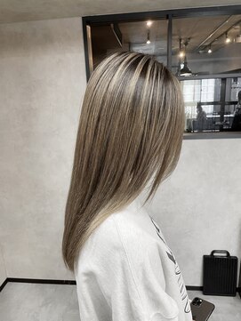 サニー 渋谷(SUNNY) バレイヤージュ、ハイライト、レイヤーロング、グレーベージュ