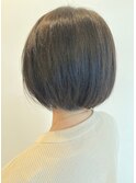 ステップボーンカットカットボブショートハイライト白髪ぼかし