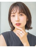 顔周りレイヤーカットくびれヘアミルクティーベージュカラー