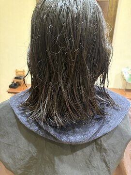 酸熱トリートメントでサラサラストレート