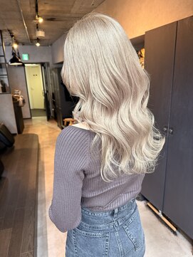 サニー 渋谷(SUNNY) ハイトーン、ダブルカラー、レイヤーカットミルクティーベージュ