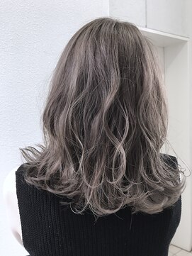 ヘアーデザイン シュシュ(hair design Chou Chou by Yone) ☆chouchou☆ミルクティーアッシュ×抜け感セミロング♪