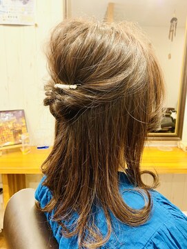 ユーフォーヘアー(U for hair) 簡単ハーフアップ