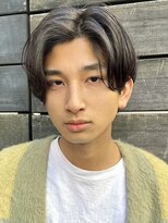 センターパート韓国ヘアニュアンスパーマトランクスヘア