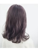 ゆるふわカールが可愛い透明感の艶感ラベンダーベージュ♪