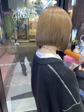 ロンドポレール 北千住(Lond polaire) 【伊勢】ぱつっとボブ/セクションカラー/ペールベージュ