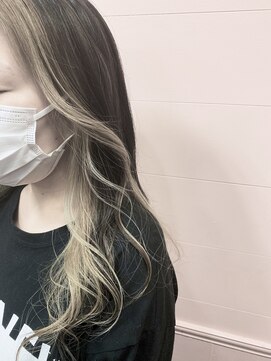 イルウィ(irwi) 【韓国スタイル】シルキーベージュフェイスフレーミングカラー