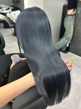 アルドーレフィエロ シンサイバシ(Ardore fiero shinsaibashi) アッシュブルー/ブルージュ/【小山田繭】