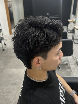 ヒュイル バイ ニアウ(Hwyl by Niau) メンズカットパーマニュアンスパーマアップバングショートカット