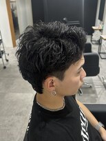 ヒュイル バイ ニアウ(Hwyl by Niau) メンズカットパーマニュアンスパーマアップバングショートカット