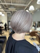イルファ セイユウ 上野芝店(ehl:fa SEIYU)&nbsp;白髪ぼかしカラー×ショートボブ