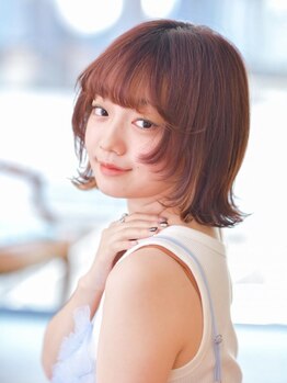 経験豊富なスタイリストが提供する高技術のカットと髪質に合わせたトリートメントでくせやうねりを解消◎