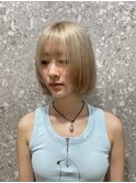 ヘーゼルグレージュミディアム顔まわりレイヤーボブ