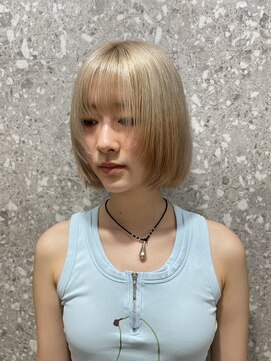 サンク 原宿 表参道(cinq) ヘーゼルグレージュミディアム顔まわりレイヤーボブ