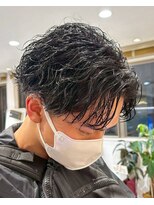 アイトーキョープラスシー 横浜(AI TOKYO+Sea)&nbsp;MEN’S横浜/センターパート/ツイストシャドウパーマメンズカット