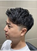サイドグラデーションフェードショートシルバーカラーかき上げ