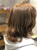 クシュ 所沢東口店(kusyu...) ミディアムレイヤーカット大人ガーリーダークアッシュ韓国巻き