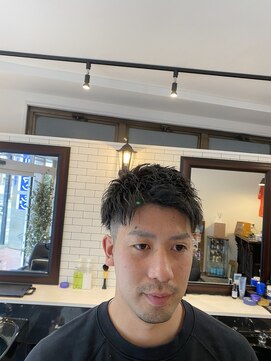 プレジール(PLAISIR) 短髪アップバングスタイル