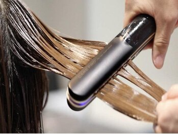 ヘア アトリエ テテ(hair atelier te'te)の写真/【ケアプロ使用】超音波でトリートメントの浸透がUP。一人ひとりのお悩み解消し、より美髪に導きます。