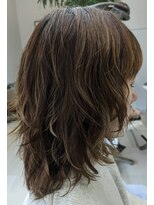 グラムゼロ&nbsp;パーマをいかしたミディアムレイヤー