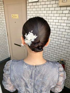 ソノ(sono) タイトヘア　タイトアレンジ　シニヨンヘア　参列ヘア