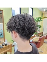 タスクヘアー(task hair)&nbsp;ケアパーマツイストスパイラル×センターパート刈り上げショート