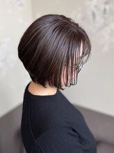 ヘアーメイク アチャ(hair make accha) 細目ハイライト/ショートボブ/センターパート/マッシュウルフ