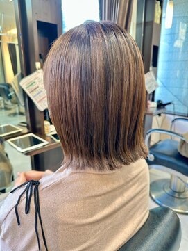 美容室ヒラトヤ 仙北店 ヌーディーカラー×大人可愛い切りっぱなしミニボブ20代30代40代