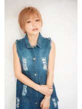 ストレート　明るい髪の毛をやさしい薬剤で自然なストレートパーマにします