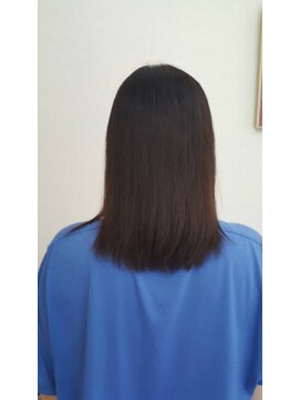 プリエール ド ランジュ ボリュームを抑えつつ毛先は動きのある縮毛矯正☆