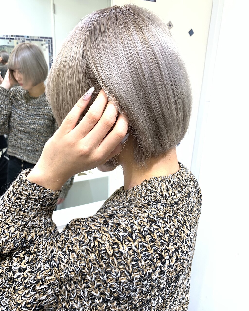 シルバーグレージュ×ショートボブスタイル☆：L086931412