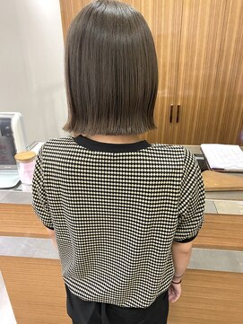 カッツ 駅家店(CUT S) ミルクティーベージュ〇切りっぱなしボブ
