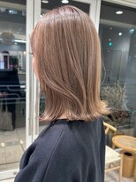 ガーデンヨコハマ(GARDEN YOKOHAMA) ハイトーンベージュ ミディアムレイヤーボブ ミルクティー 小顔