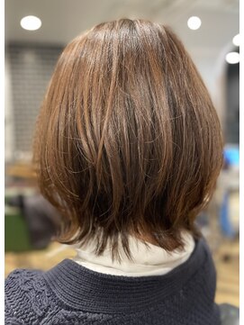 ソーエン バイ ヘッドライト 円山店(soen by HEADLIGHT) ～外ハネウルフボブ～