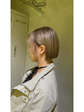 croix deux ケアブリーチ/ブリーチ/ダブルカラー/ハイライト【クロワ ドゥ】 【ボブ】ミルクティーベージュ