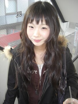 カート バイ デコ(Kurt by DECO) 【kanami】ギザギザ前髪とレイヤーカット