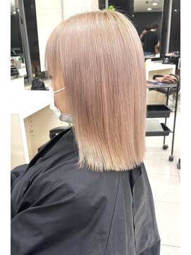 スライバイリアオオサカ(Sly By Ria OSAKA) ミルクティーベージュ【大阪】【梅田】