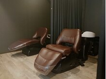 グローヘアーデザインスパ(Glow hairdesign spa)の雰囲気（フルフラットシャンプーチェア。へッドスパで至福のお時間を♪）