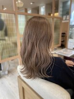 アドラーブル けやき通り店(adorable)&nbsp;20代30代透明感☆イルミナカラーミルクティーベージュロング