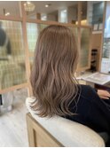 20代30代透明感☆イルミナカラーミルクティーベージュロング
