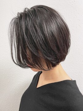 ジェナ(Jena) 収まり抜群ショートボブ