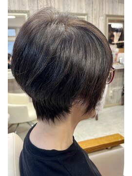 ヘアサロン カラーラ 亀有店(Color-ra) 前下がりショート