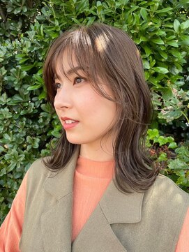 ヴィアンカ(Vianca) 大人外ハネミディ×オリーブグレージュ/大人女子＠20代30代40代