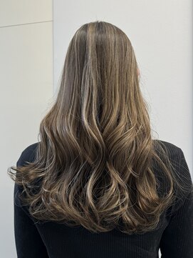 アライブ キチジョウジ(ALIVE Kichijoji) 派手すぎないハイライトカラー！